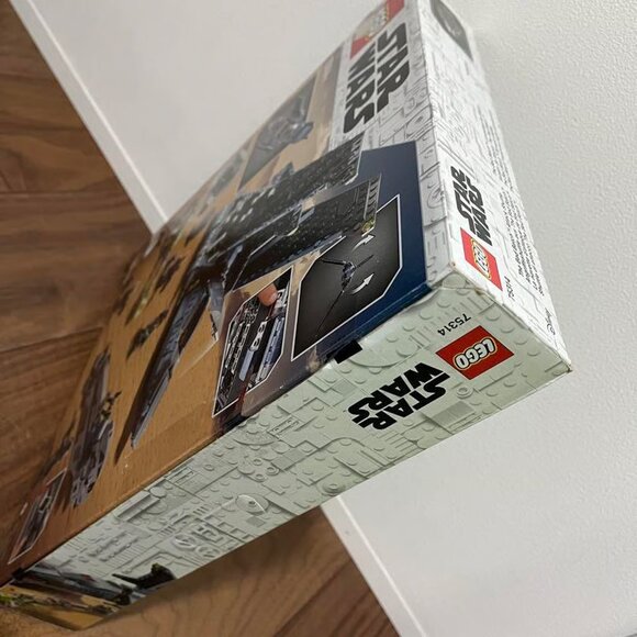 LEGO Star Wars Bad Batch Attack Shuttle 74314 - Picture 3 of 3